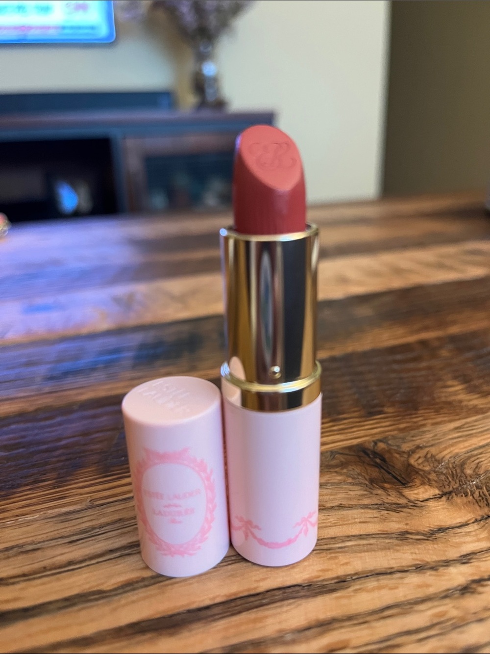 Estée Lauder Pure Color Cream 420 Rebellious Rose Lipstick